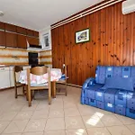 In With One-bedroom 3 *