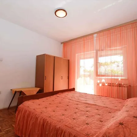 Apartment In Pula With One-bedroom 3 Pjescana Uvala