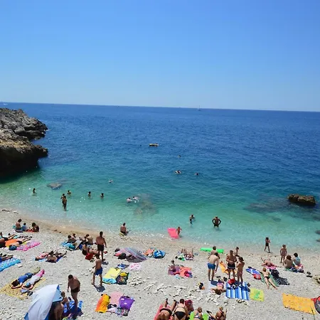 In Pula With One-bedroom 3 Apartment *