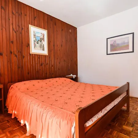In Pula With One-bedroom 3