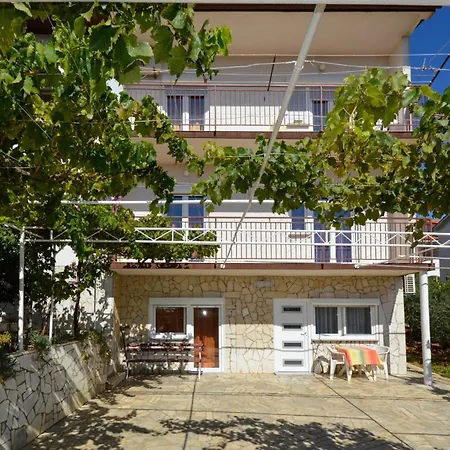 In Pula With One-bedroom 3 *